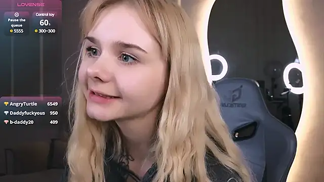 Britney Lynch online show from March 13, 2025, 12:35 pm