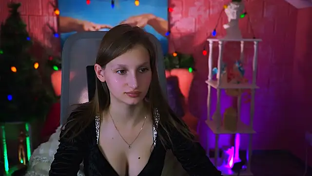 EllaHorton online show from December 30, 2024, 9:59 am