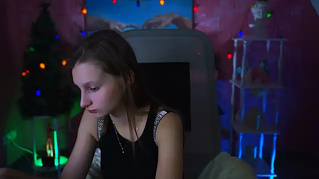 EllaHorton online show from January 8, 2025, 5:27 am