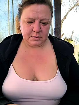 jusichka online show from April 22, 2026, 5:54 am