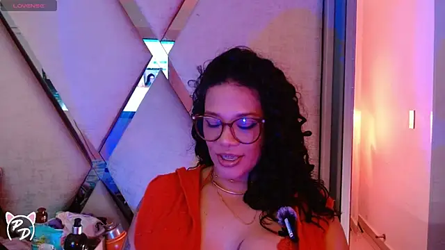 Snapshot of paula_daniela1 chatting on June 3, 2026, 9:53 pm paula daniela1 online show from June 3, 2026, 9:53 pm