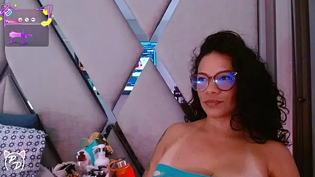 Snapshot of paula_daniela1 chatting on June 10, 2026, 9:25 pm paula daniela1 online show from June 10, 2026, 9:25 pm