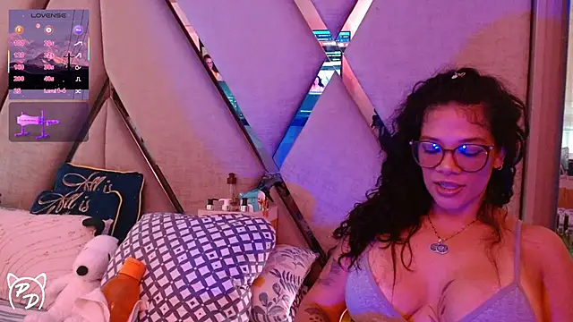 paula daniela1 online show from July 16, 2026, 9:43 pm