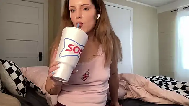 sexylilly69 online show from May 28, 2026, 8:50 pm