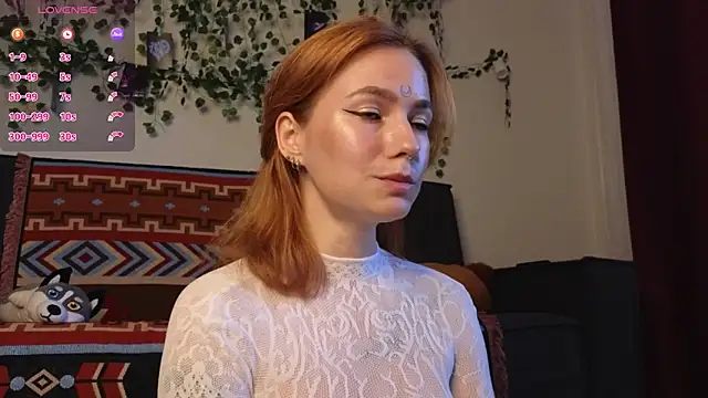 girl with snaketatto0 online show from September 9, 2025, 2:22 am