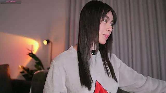 GigiLee  online show from December 4, 2025, 6:12 am