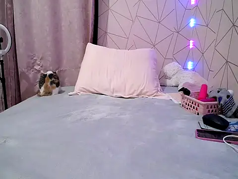 Irresistible24 online show from October 12, 2025, 10:31 pm