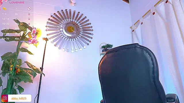 abbyhill27 online show from February 26, 2025, 7:20 am