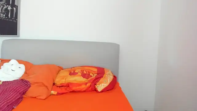 smileybabe online show from October 13, 2025, 10:04 am