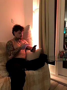 -ThomasJr- online show from November 28, 2025, 7:05 pm