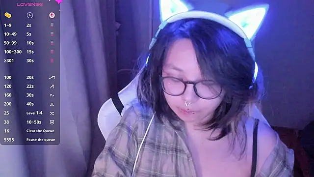 maydaykimmy online show from April 13, 2026, 8:47 pm