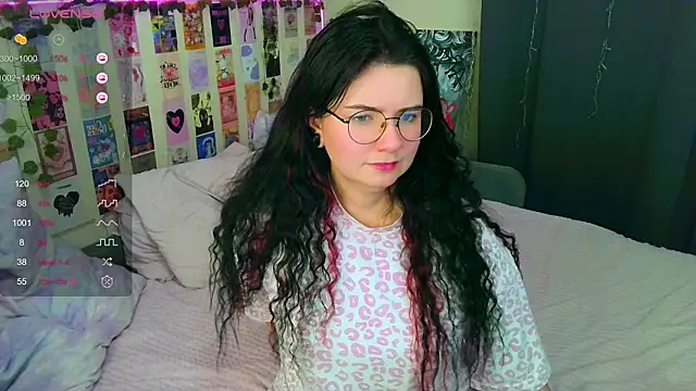 Snapshot of ss-katekisa-ss chatting on October 11, 2025, 4:05 pm ss-katekisa-ss online show from October 11, 2025, 4:05 pm