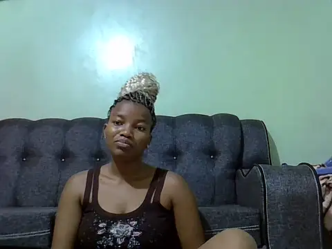 prettychoco1 online show from February 26, 2025, 3:21 am