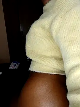 Snapshot of Bossetassy chatting on October 10, 2025, 2:38 pm Bossetassy online show from October 10, 2025, 2:38 pm