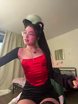 Evangeline Lawrence  online show from December 8, 2024, 12:52 pm