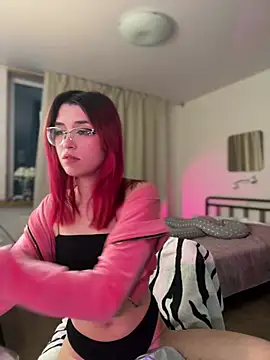 Evangeline Lawrence  online show from February 12, 2025, 2:43 pm