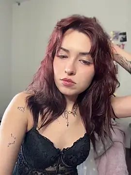 Evangeline Lawrence  online show from April 17, 2026, 11:02 am