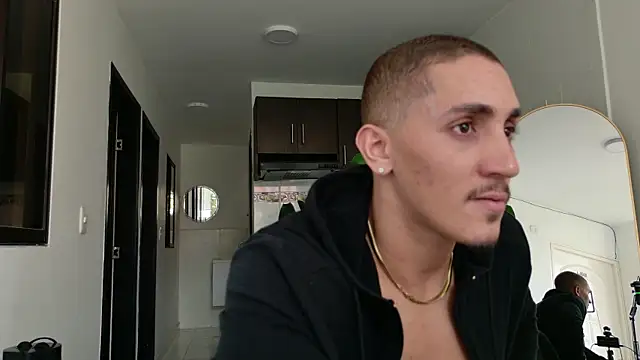 Snapshot of MikeRoss7777 chatting on October 28, 2025, 3:14 pm MikeRoss7777 online show from October 28, 2025, 3:14 pm