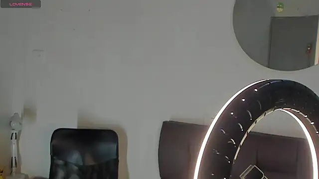 Snapshot of MikeRoss7777 chatting on November 13, 2025, 11:09 am MikeRoss7777 online show from November 13, 2025, 11:09 am