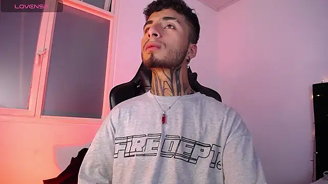 JuanCamiilo 66 online show from February 18, 2025, 4:48 am