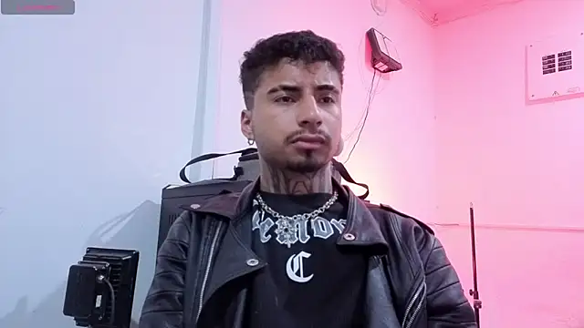 JuanCamiilo 66 online show from June 11, 2026, 2:33 am