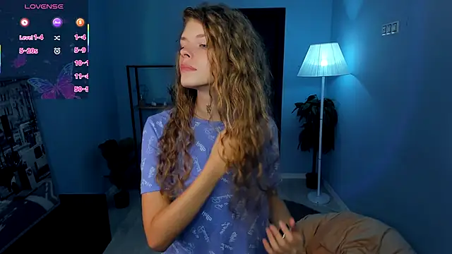 RayaNenlia online show from September 26, 2025, 5:11 am