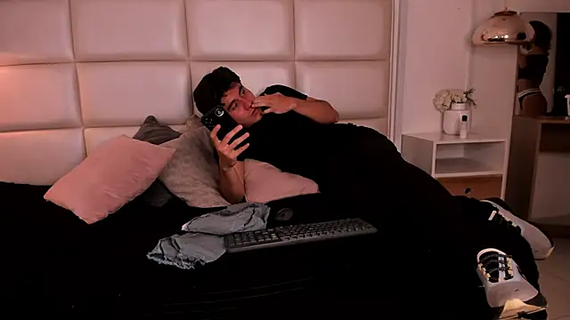 ZukyXYakihiro89 online show from January 22, 2025, 1:10 am