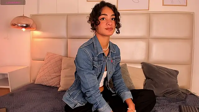 ZukyXYakihiro89 online show from February 12, 2025, 5:05 pm