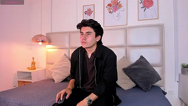 ZukyXYakihiro89 online show from February 17, 2025, 6:26 pm