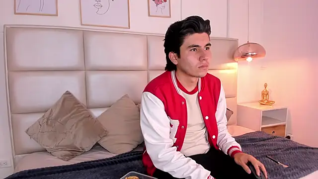 ZukyXYakihiro89 online show from February 27, 2025, 5:47 pm