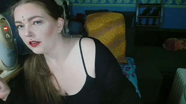 Snapshot of SherineDivine chatting on October 6, 2025, 5:27 am SherineDivine online show from October 6, 2025, 5:27 am