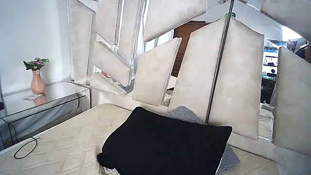 Snapshot of Natalyefoster chatting on January 29, 2025, 10:11 pm Natalyefoster online show from January 29, 2025, 10:11 pm