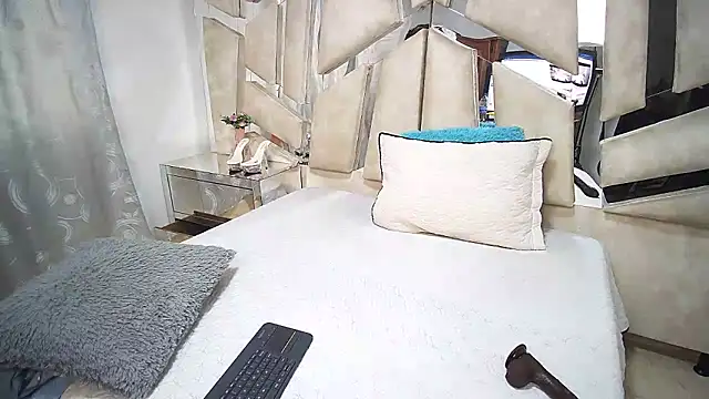 Snapshot of Natalyefoster chatting on February 10, 2025, 9:47 pm Natalyefoster online show from February 10, 2025, 9:47 pm