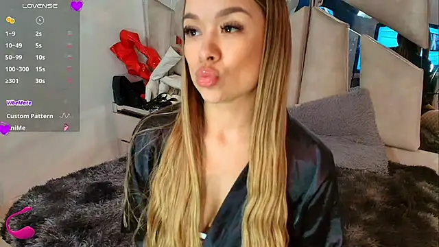 Snapshot of Natalyefoster chatting on November 21, 2025, 6:50 pm Natalyefoster online show from November 21, 2025, 6:50 pm