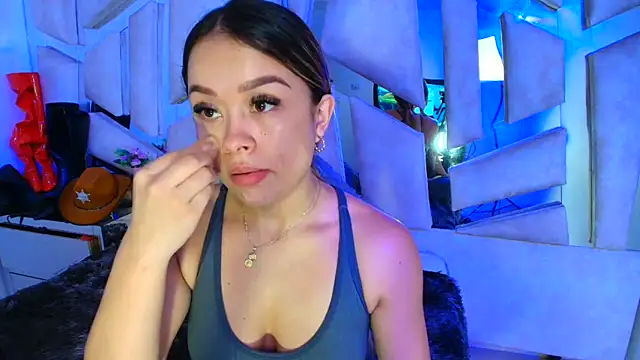 Snapshot of Natalyefoster chatting on February 19, 2026, 5:09 pm Natalyefoster online show from February 19, 2026, 5:09 pm