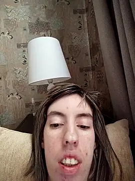 Snapshot of Unusual_G chatting on November 18, 2025, 6:18 am Unusual G online show from November 18, 2025, 6:18 am