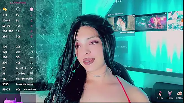 Emmaa Saenz  online show from December 13, 2025, 8:47 pm