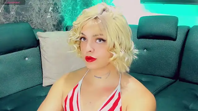 Snapshot of Emmaa_Saenz_ chatting on April 22, 2026, 10:55 pm Emmaa Saenz online show from April 22, 2026, 10:55 pm