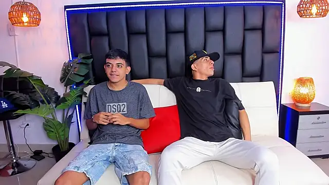 Crazy nigth01 online show from November 21, 2025, 2:43 am