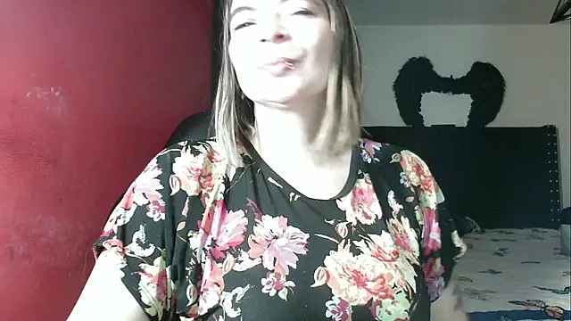 charlotedoll online show from February 15, 2026, 12:40 am