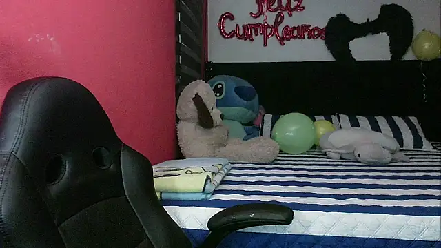 charlotedoll online show from April 24, 2026, 2:47 am