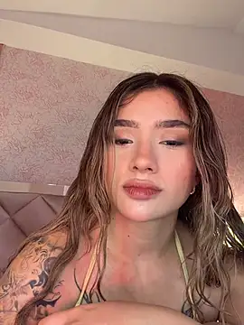 Snapshot of Arianavillada chatting on July 15, 2026, 3:45 am Arianavillada online show from July 15, 2026, 3:45 am