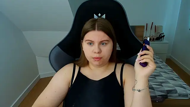 Snapshot of AbbyPleasure chatting on June 15, 2026, 11:01 am AbbyPleasure online show from June 15, 2026, 11:01 am