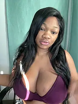 CharismaaBanx online show from January 5, 2025, 8:52 pm