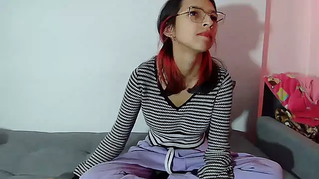 Katalleya jyj online show from January 22, 2025, 2:46 pm