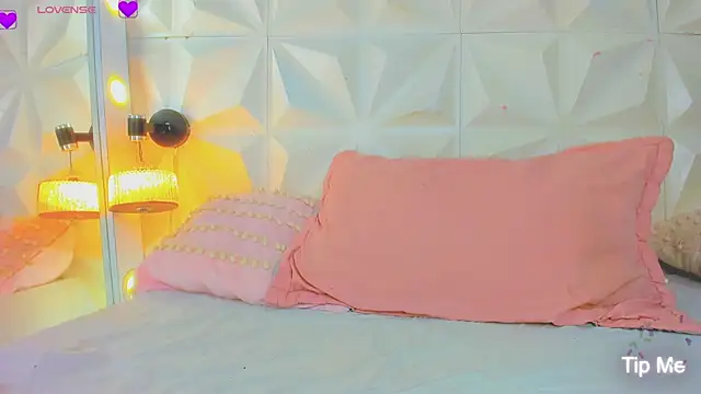 cute latinaxxx online show from December 3, 2024, 1:43 pm