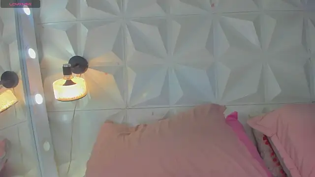 Snapshot of cute_latinaxxx chatting on July 5, 2026, 2:18 am cute latinaxxx online show from July 5, 2026, 2:18 am