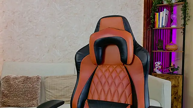 AdanReilly online show from December 17, 2025, 8:48 pm