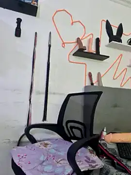 Sophiehuntress online show from March 21, 2025, 11:55 am