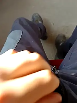 Snapshot of vadszex31 chatting on March 10, 2025, 8:37 am vadszex31 online show from March 10, 2025, 8:37 am